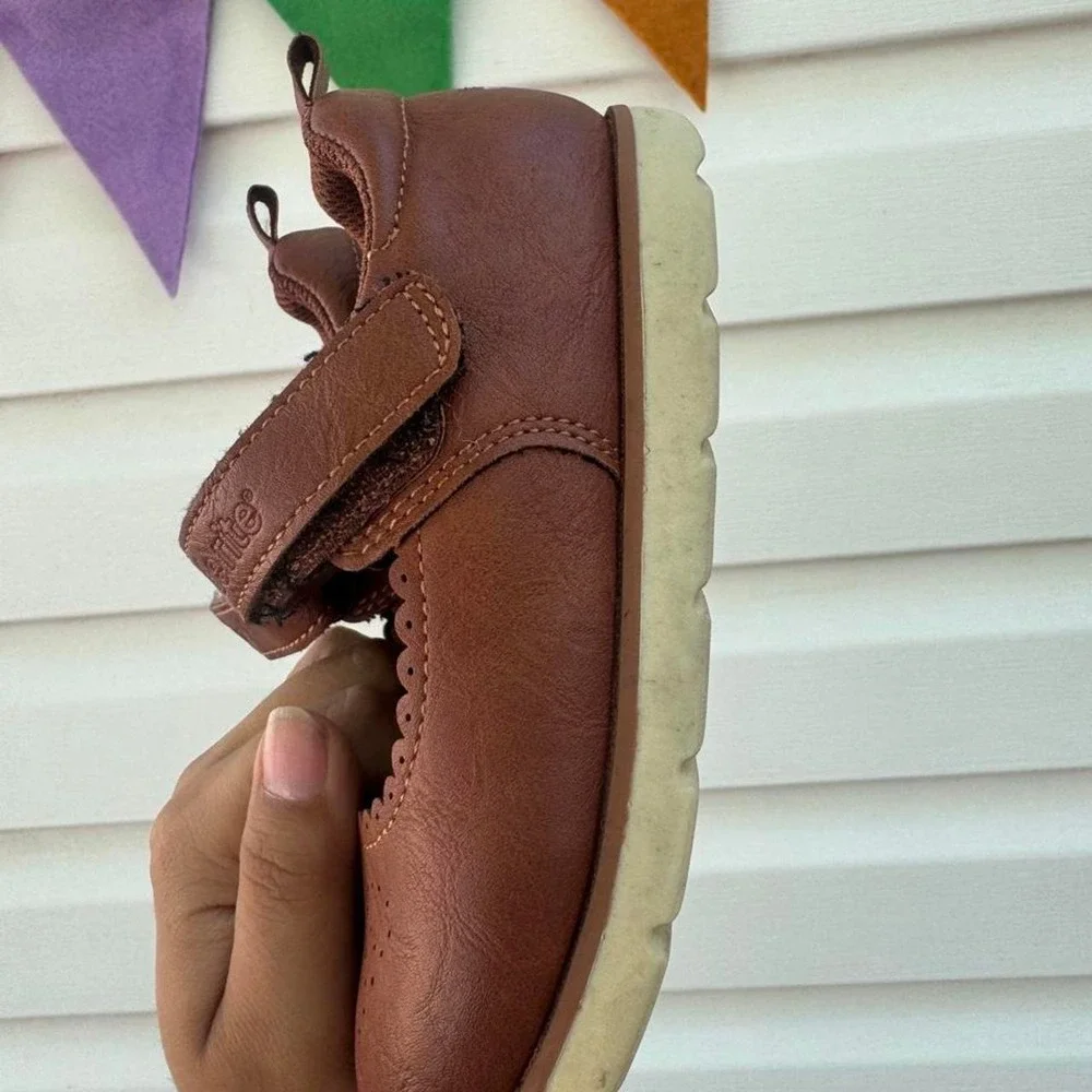 Brown leather Stride Rite Mary Janes